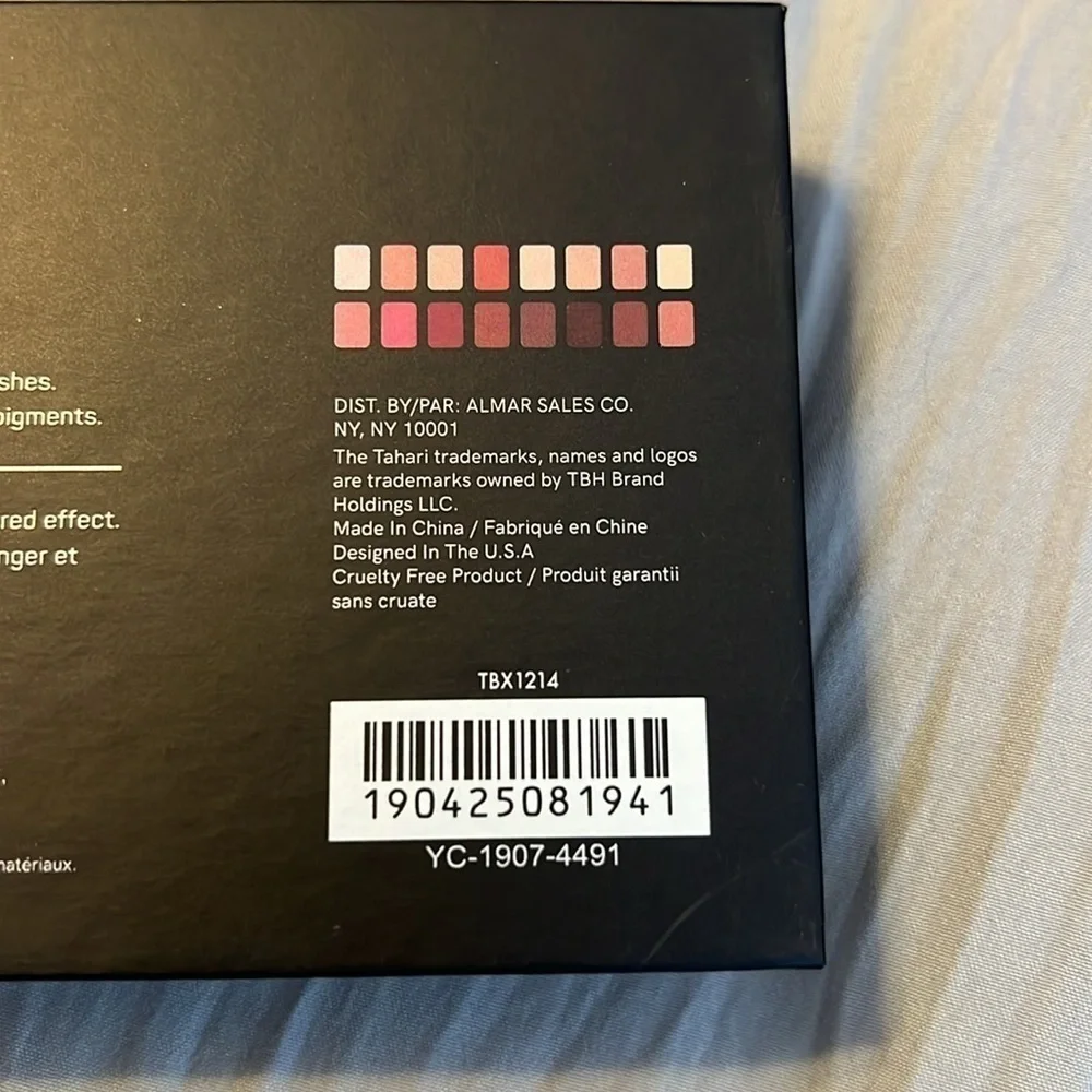 New Unopened Tahari Beauty Matte Eye Shadow Palette